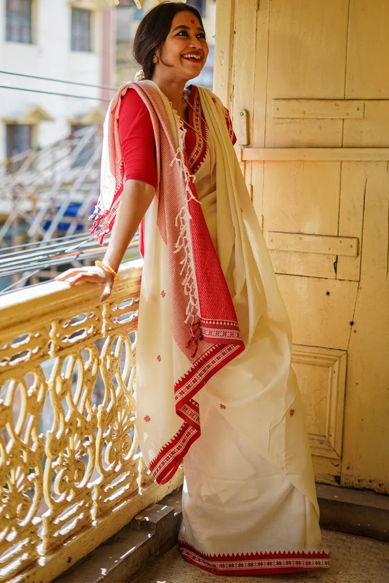 Charismatic Off White Cotton Silk Saree With Ravishing Blouse Piece