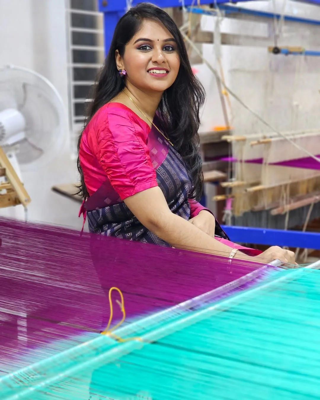 Refreshing Navy Blue Soft Silk Saree With Hypnotic Blouse Piece