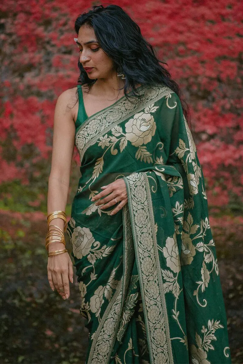 Snazzy Green Soft Silk Saree With Scintillating Blouse Piece