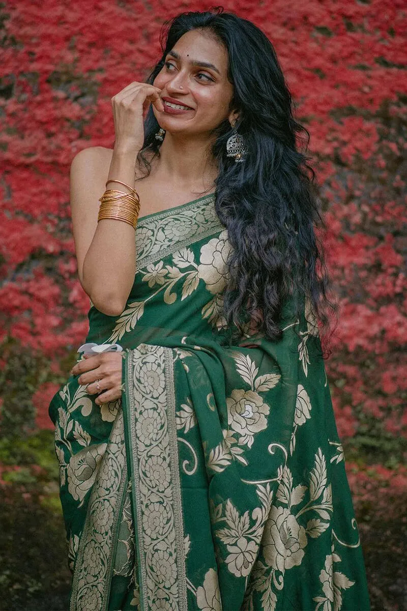 Snazzy Green Soft Silk Saree With Scintillating Blouse Piece