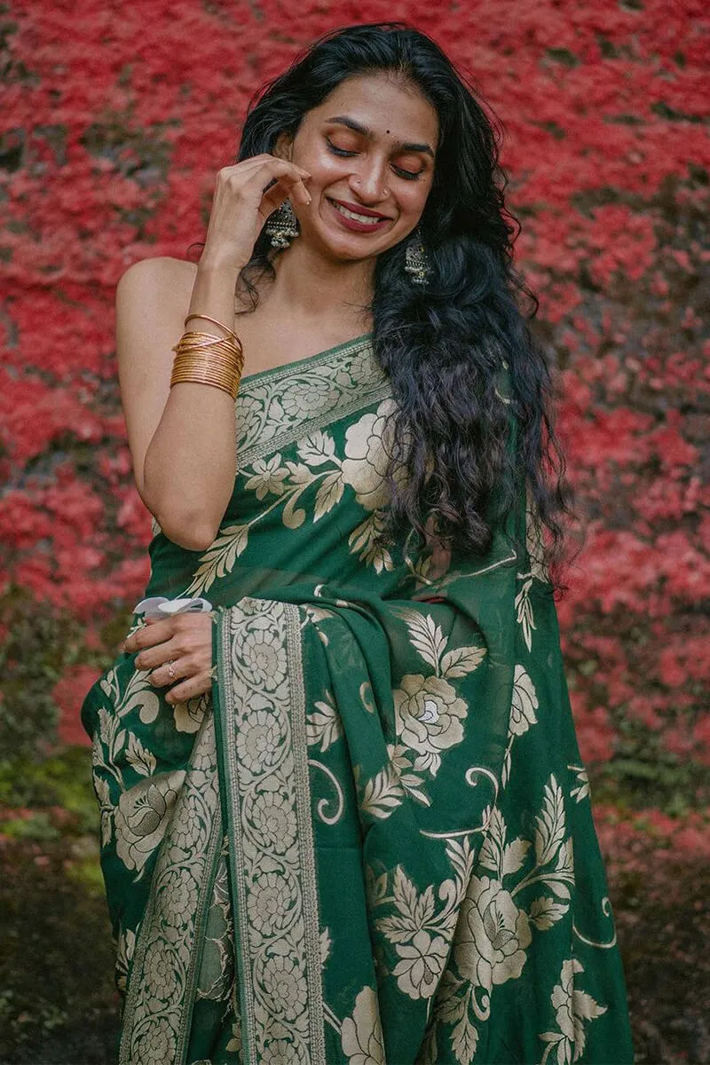 Snazzy Green Soft Silk Saree With Scintillating Blouse Piece